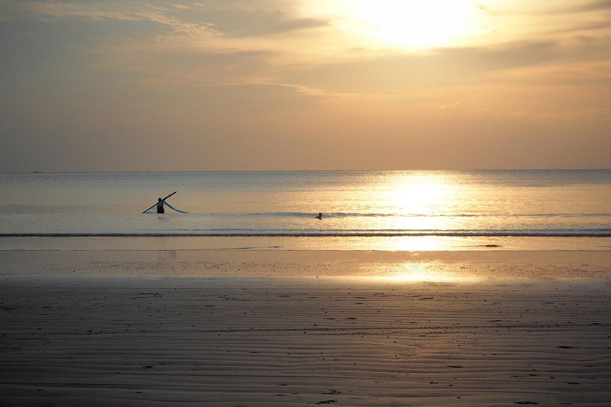 Unsere schönsten Myanmar Sehenswürdigkeiten: am Strand von Maungmagan
