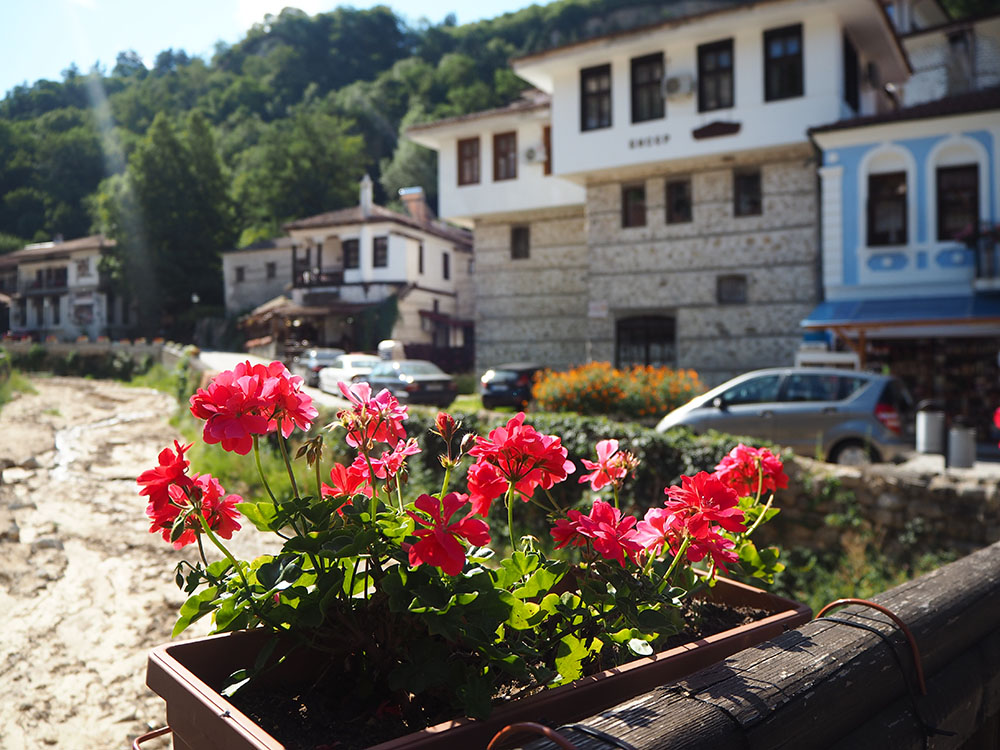 Außergewöhnliche Reiseideen in Europa mit Kindern – abendliche Stimmung in Melnik in Bulgarien