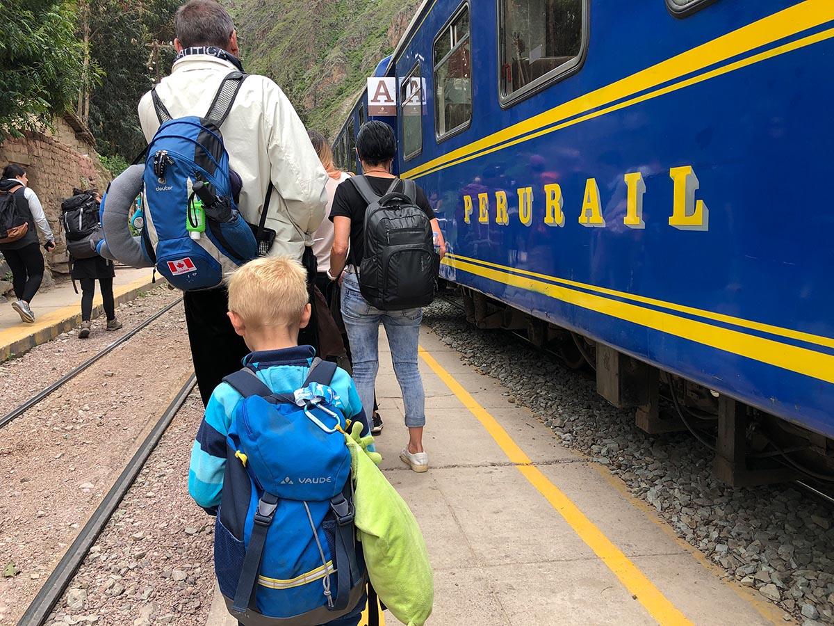 Machu Picchu mit Kind Zug von Perurail