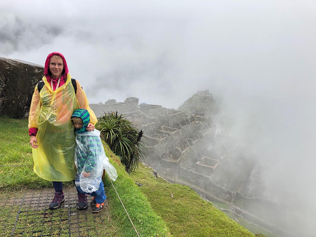 Reisebericht Machu Picchu mit Kind am Fuße der Ruinen